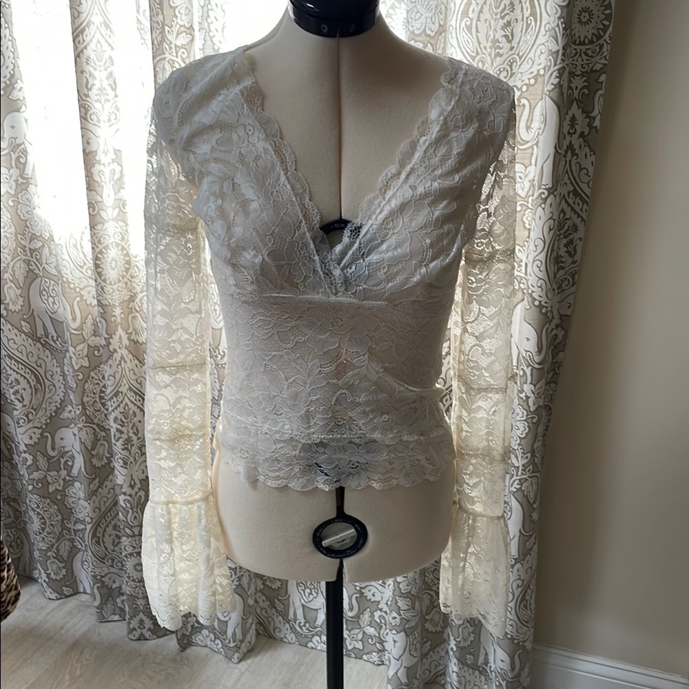 Guess Lace Top. Size S